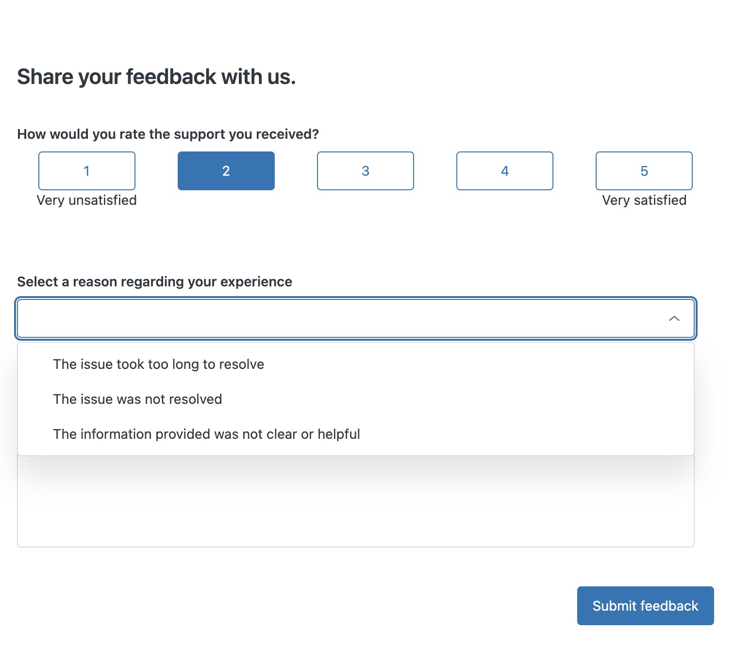Un formulaire de commentaires des clients affichant un menu déroulant ouvert pour sélectionner les raisons de l'expérience.