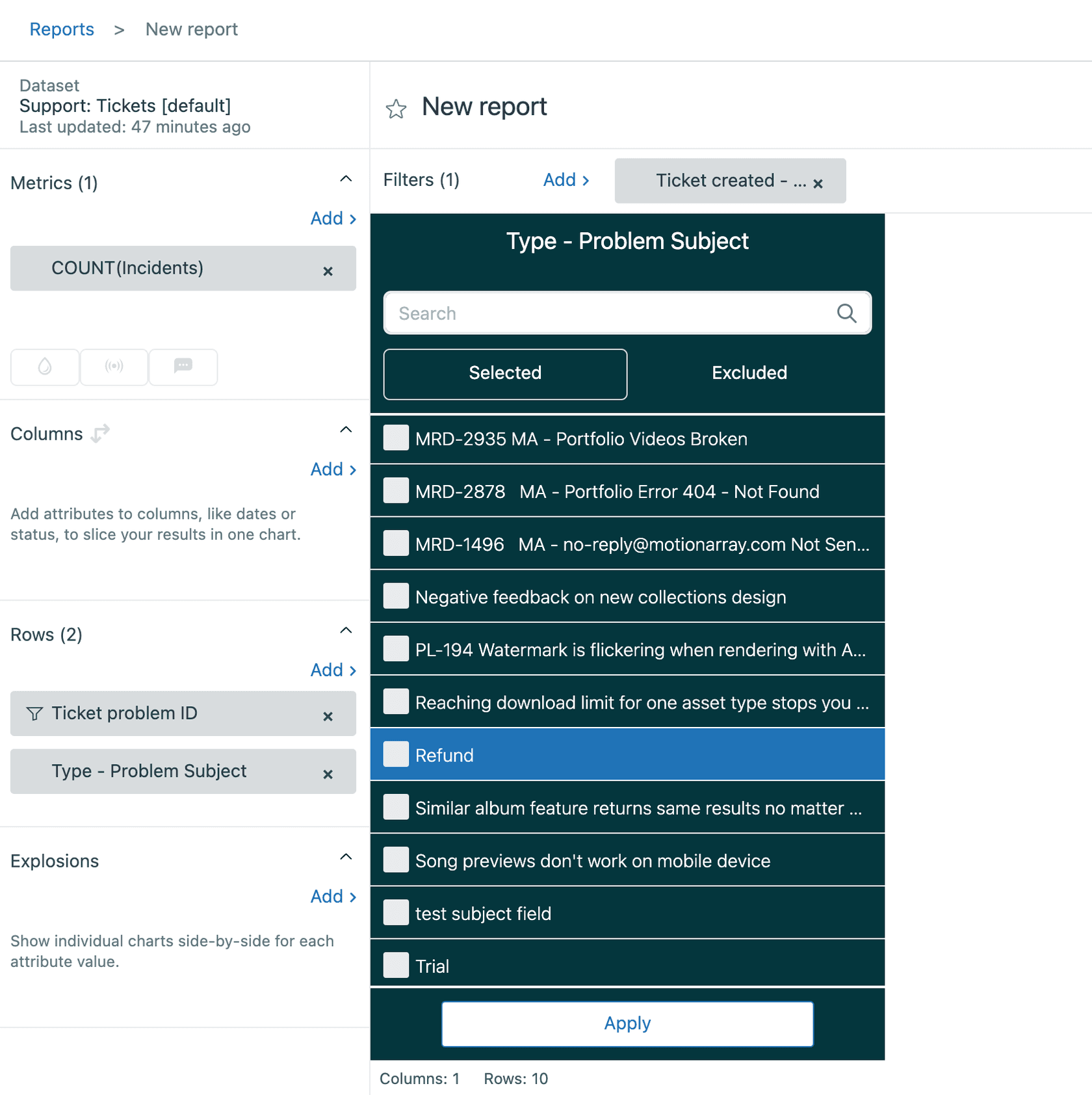 Zendesk Explore's report builder interface, highlighting options for defining report metrics, columns, and rows, alongside chart visualization selections.