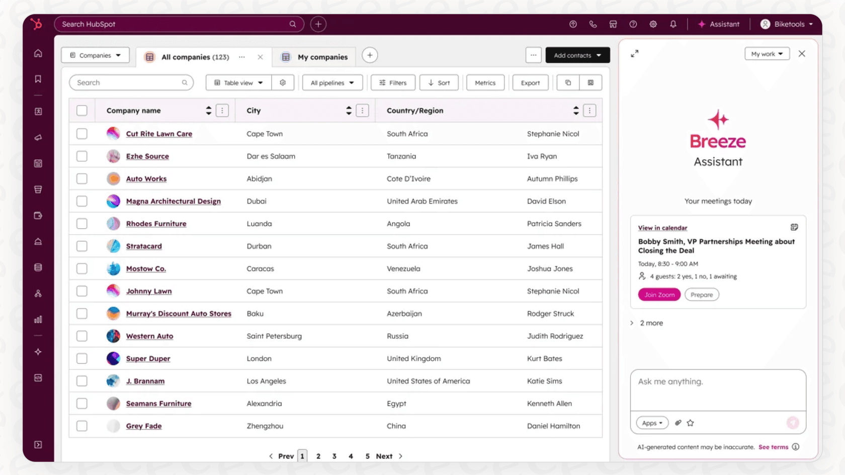 Screenshot of HubSpot Breeze Assistant on the sidebar.