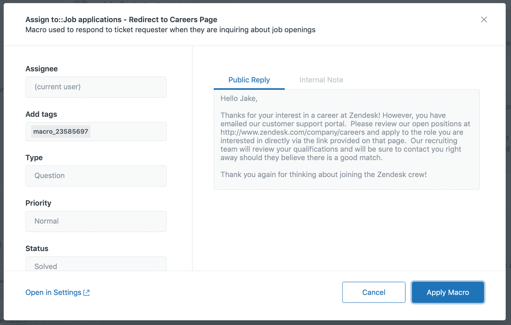 Interface de aplicação de macro do Zendesk mostrando respostas pré-definidas e atualizações de campo de ticket