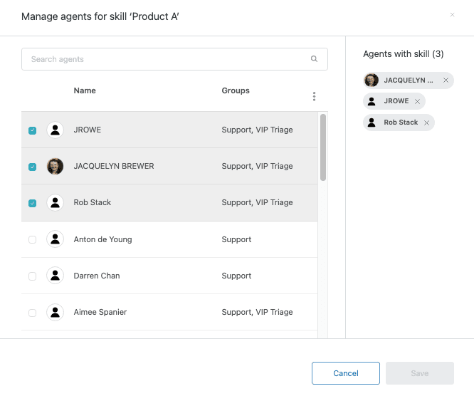 Interfaz de asignación de agentes de Zendesk que muestra los agentes disponibles para una habilidad específica