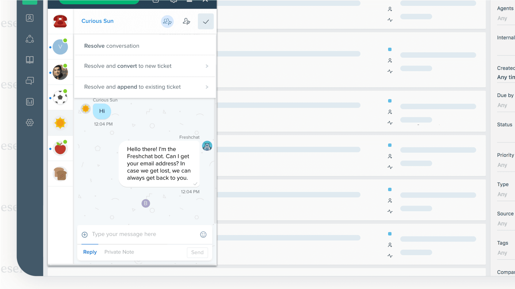 Freddy AI fournissant une assistance aux agents dans le logiciel de chat en direct de Freshdesk.