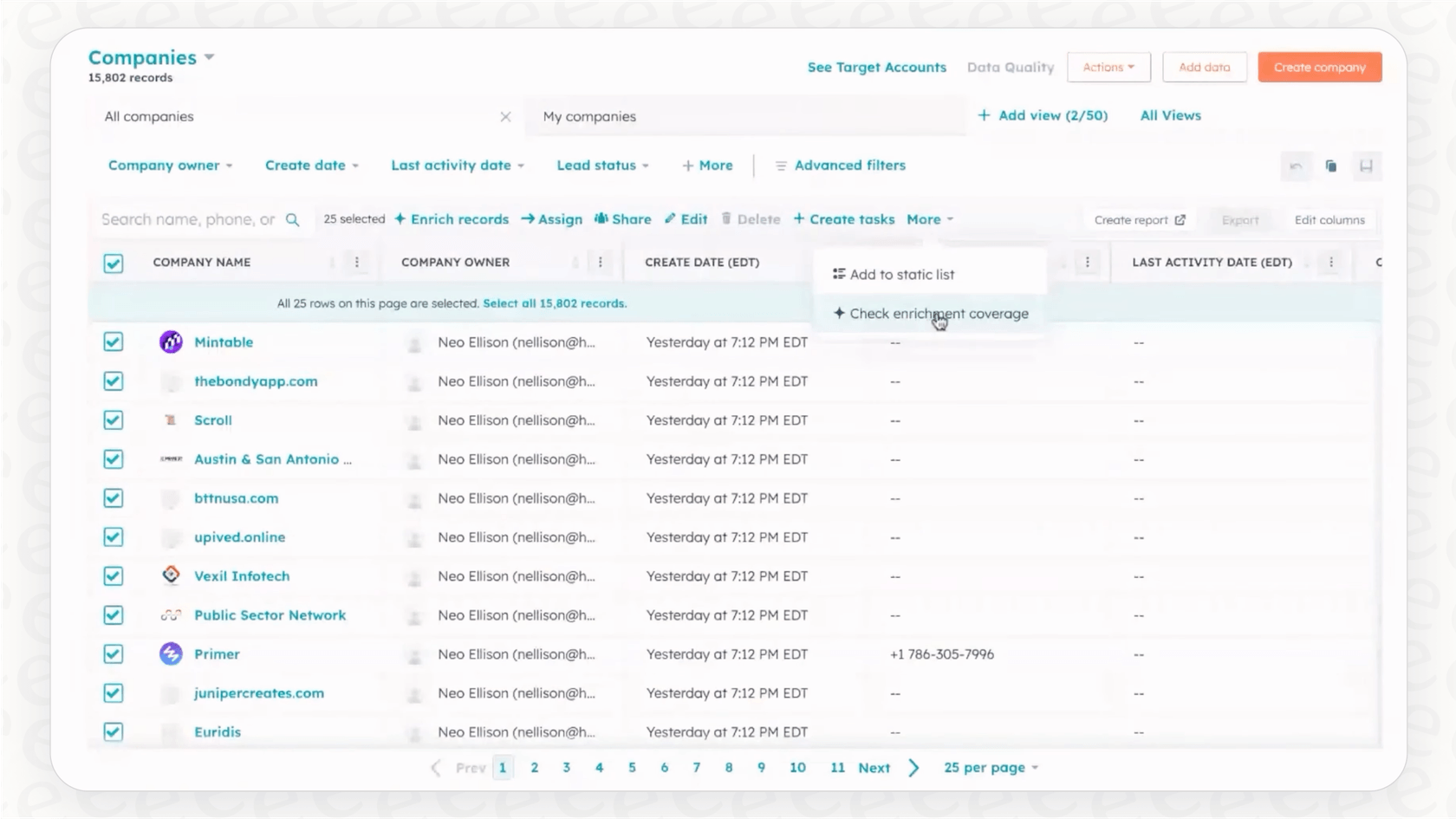 Screenshot des HubSpot CRM, der Details zeigt, die durch die Breeze Intelligence Buyer-Intent-Funktion hinzugefügt wurden