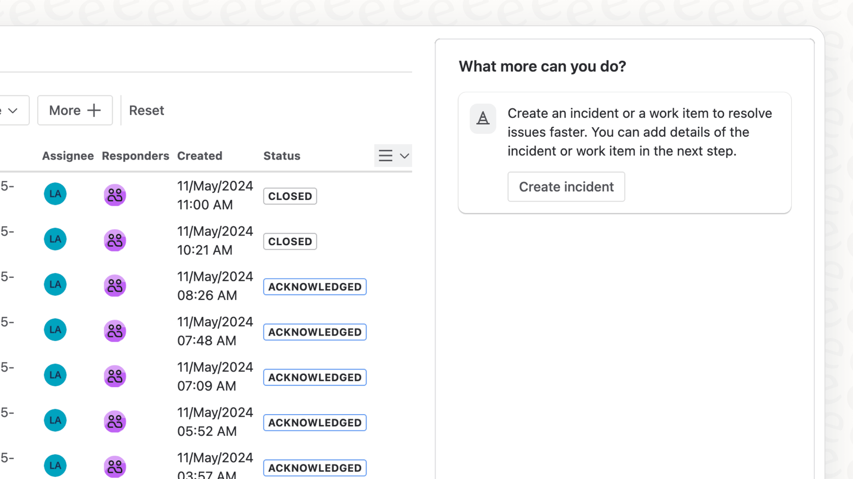 Atlassian Intelligenceによって自動入力されるインシデント作成フォームのスクリーンショット。オンコールエンジニアをどのように支援するかを示している。
