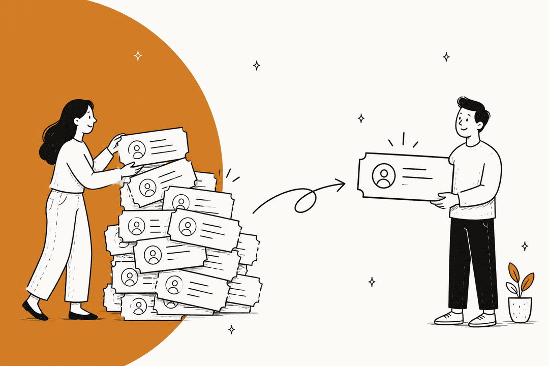 Ilustração desenhada à mão de um agente de suporte a empilhar uma pilha de tickets quase idênticos enquanto um colega segura um único ticket combinado