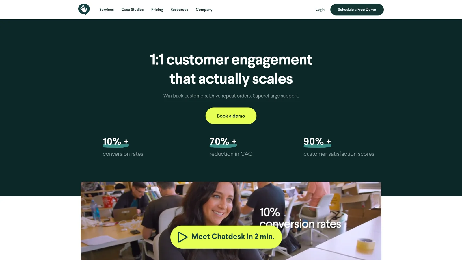 A página inicial do Chatdesk, "1:1 customer engagement that actually scales", retirada do Chatdesk