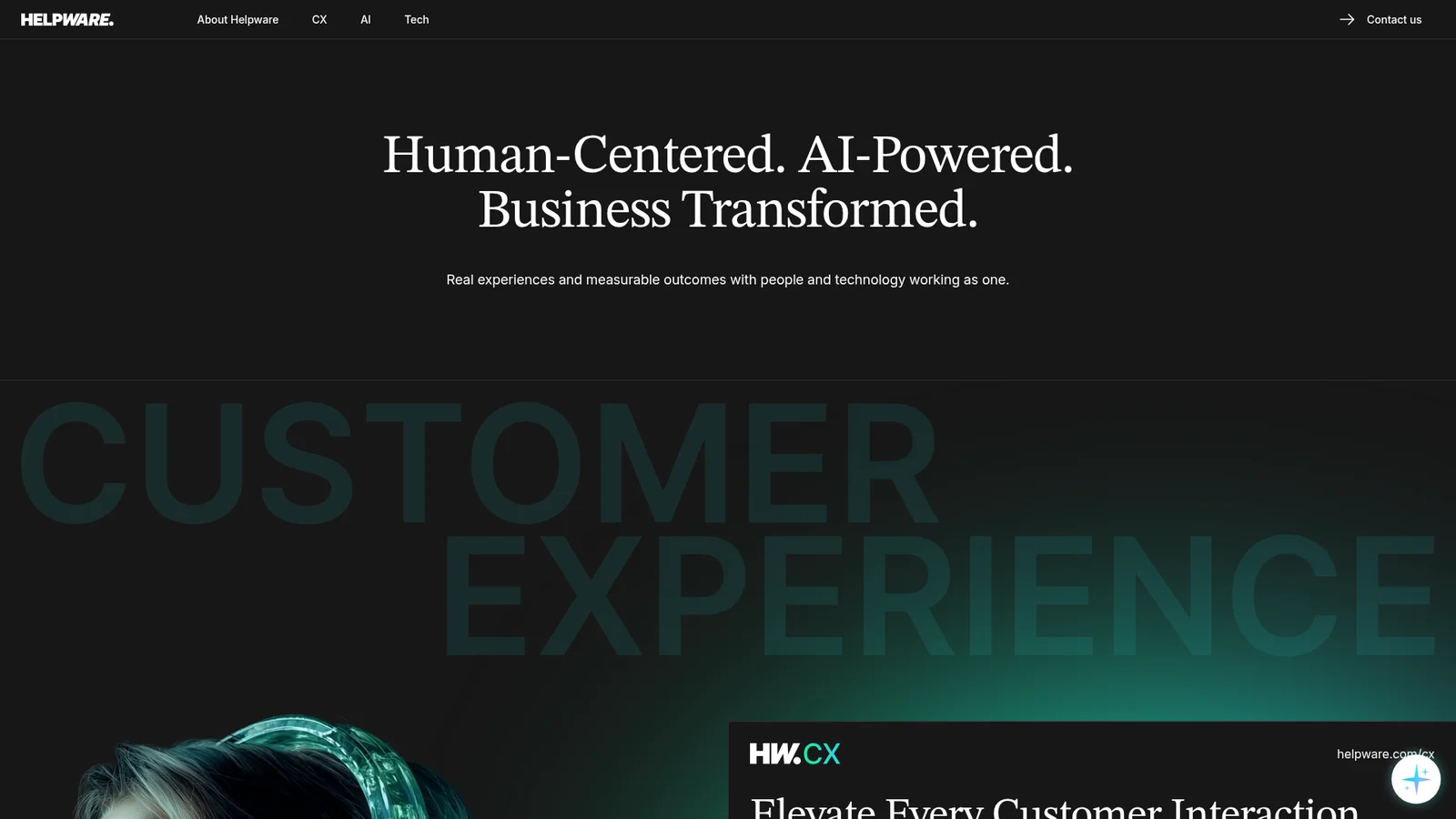 Página inicial da Helpware: "Human-Centered. AI-Powered. Business Transformed." acima de um banner de experiência do cliente, extraída da Helpware