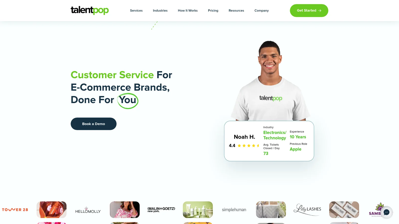 Página inicial da TalentPop: "Customer Service For E-Commerce Brands, Done For You" com um cartão de perfil de atendente e logotipos de marcas, extraída da TalentPop