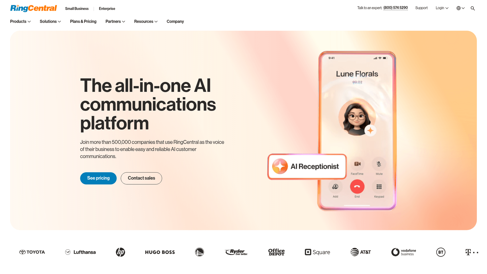 RingCentralのビジネスコミュニケーションプラットフォームのホームページ
