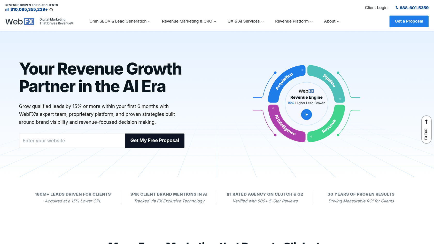 Uma captura de tela da página inicial do site da WebFX, uma agência que oferece serviços de SEO com IA.