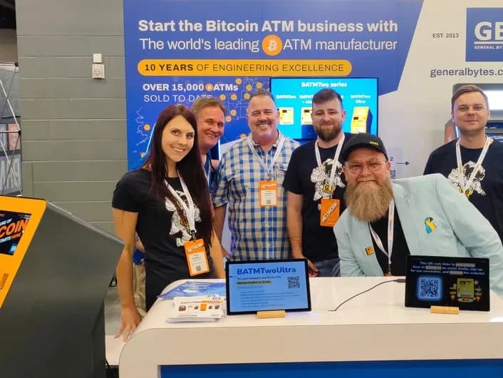 A GENERAL BYTES integra o eesel AI com o Confluence e o Telegram.