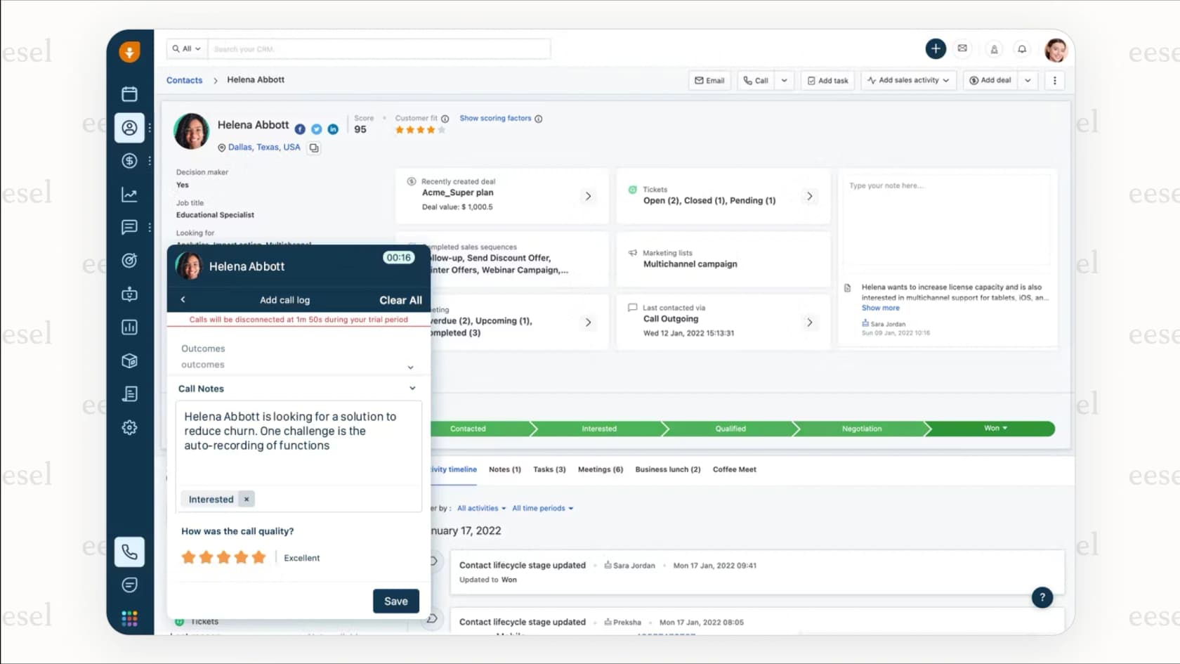 Uma captura de tela da plataforma Freshsales, uma escolha sólida para ferramentas de gestão de CRM, mostrando seus recursos integrados de comunicação e a pontuação de leads Freddy AI.