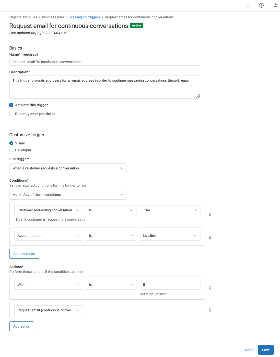 Page des paramètres du Centre d'administration pour « Demander un e-mail pour les conversations continues » affichant l'activation du déclencheur et les options de configuration.